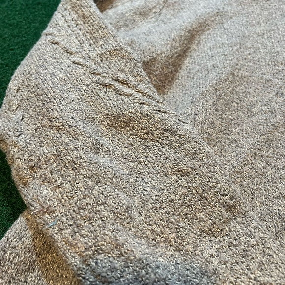Women’s Gray Sweater Size XL - Picture 3 of 4